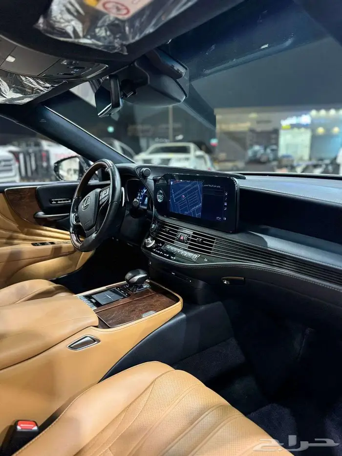 لكزس LS350 موديل 2021 16