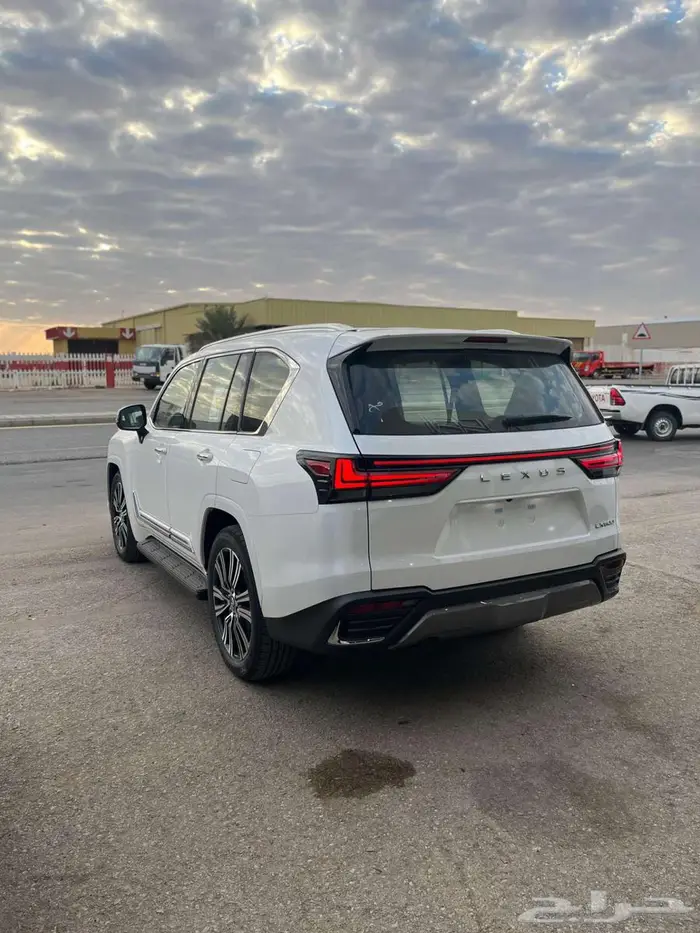 LEXUS LX600 2025 10