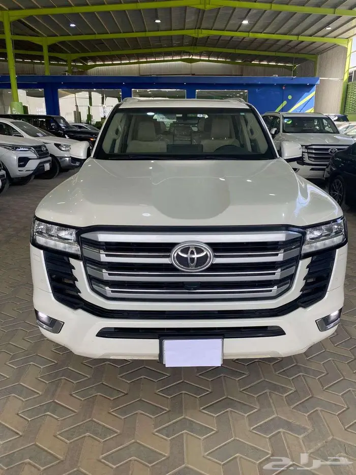 لاندكروزر L3 2023 GXR 0