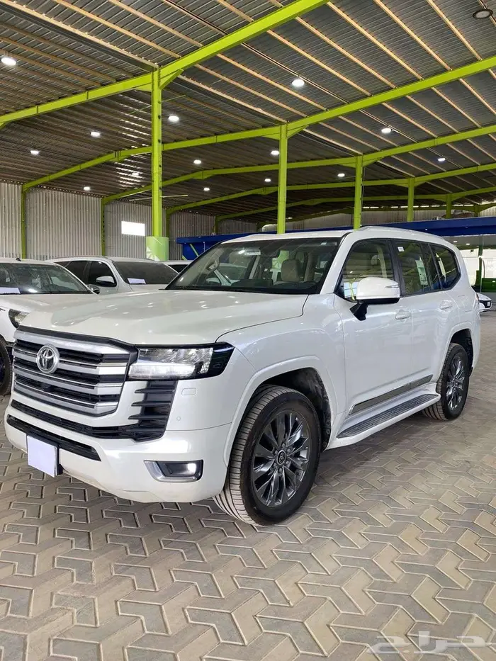 لاندكروزر L3 2023 GXR 1