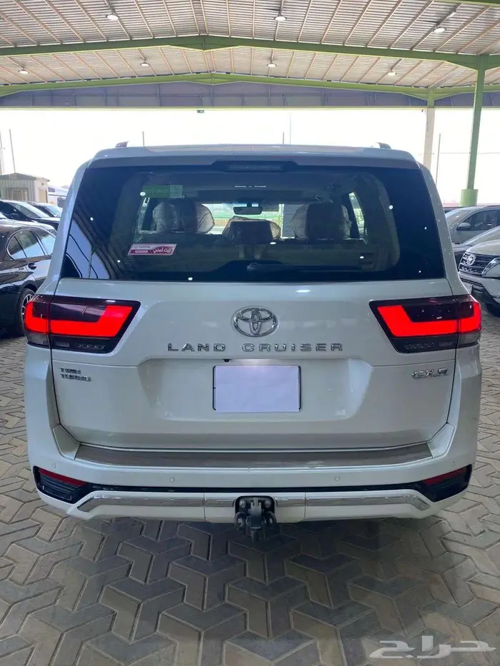 لاندكروزر L3 2023 GXR 3