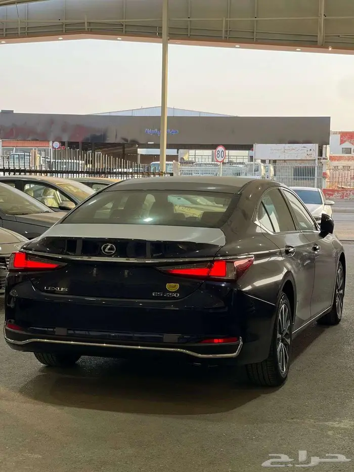 لكزس ES250 AA 2025 4