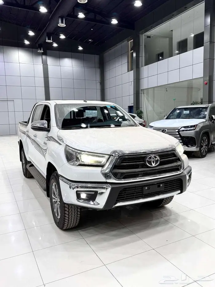 تويوتا هايلوكس غمارتين SGLX ديزل فل 2400 سعودي 2025 3