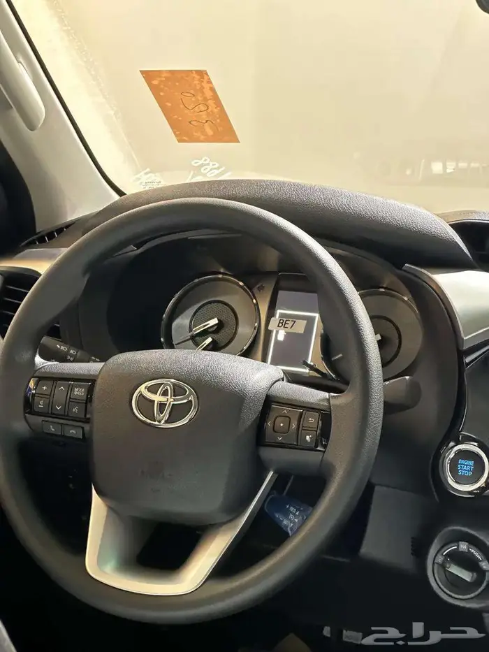 تويوتا هايلكس بنزين قير عادي S.GLX 2025 2