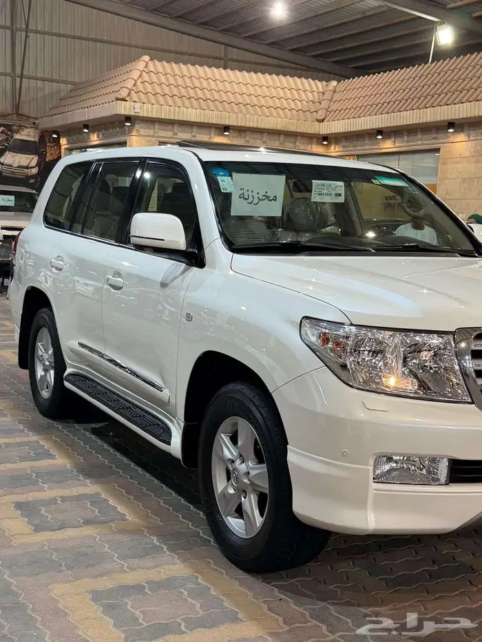 للبيع جيب VXR 2010 سعودي عداد قليل ( مخززنه ) 2