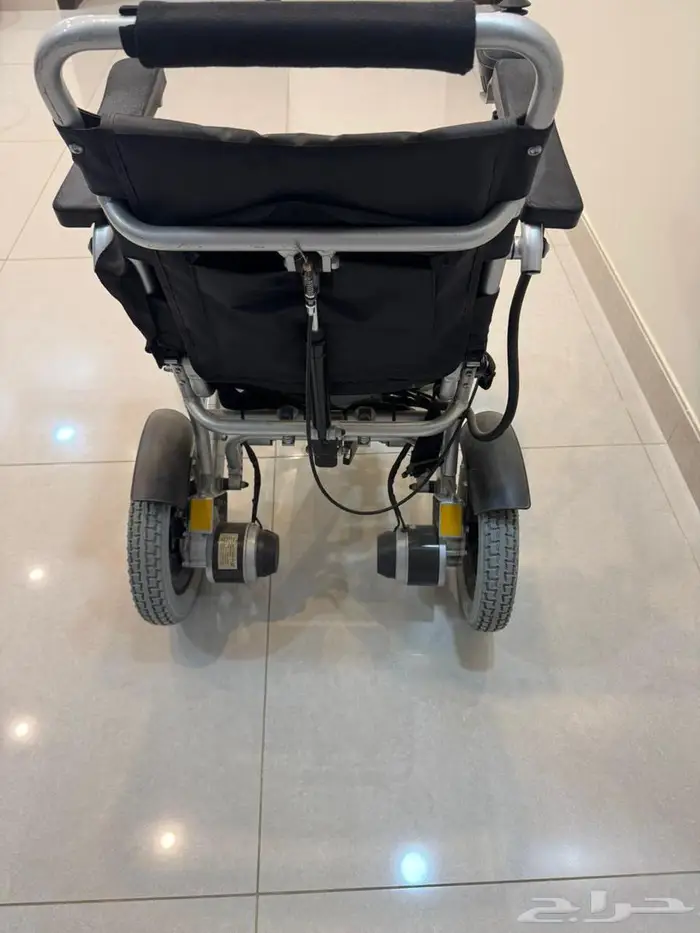 كرسي كهربائي متحرك 2