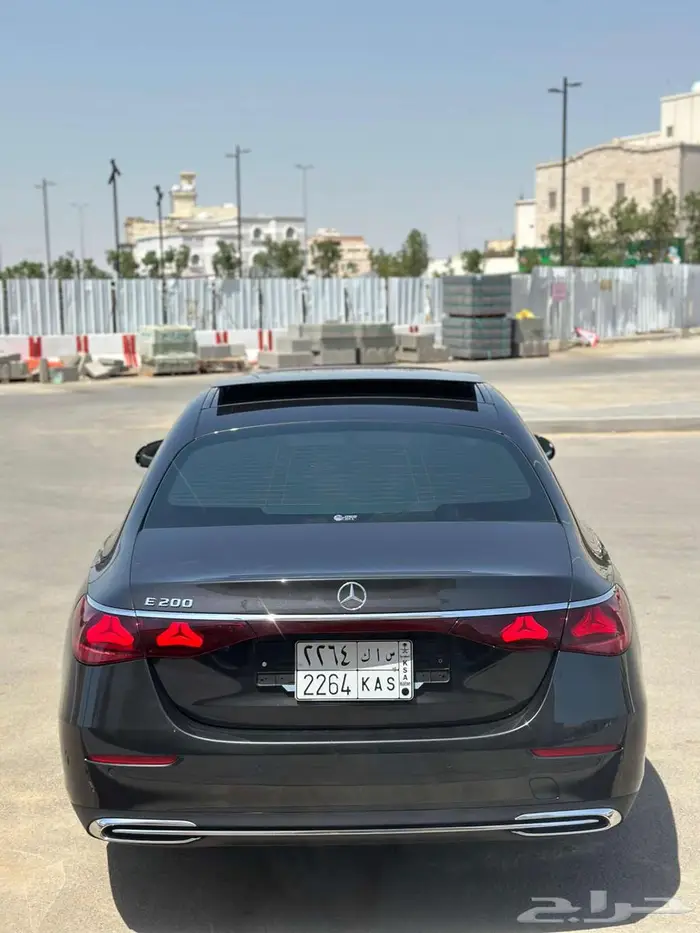 مرسيدس E200 12