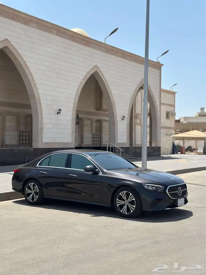 مرسيدس E200 1