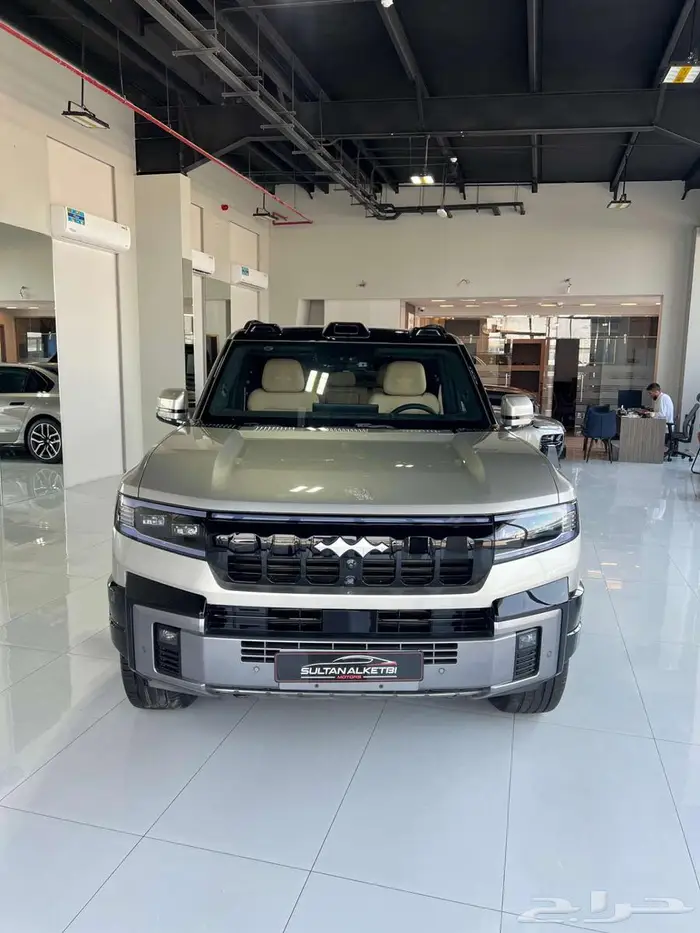Leopard 8 flagship 2025 2