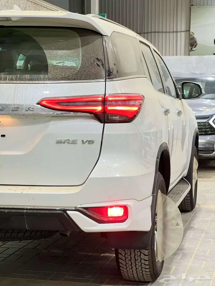 فورشنر بنزين 6سرندل VX1 2025 ويتوفر VX3 . 7