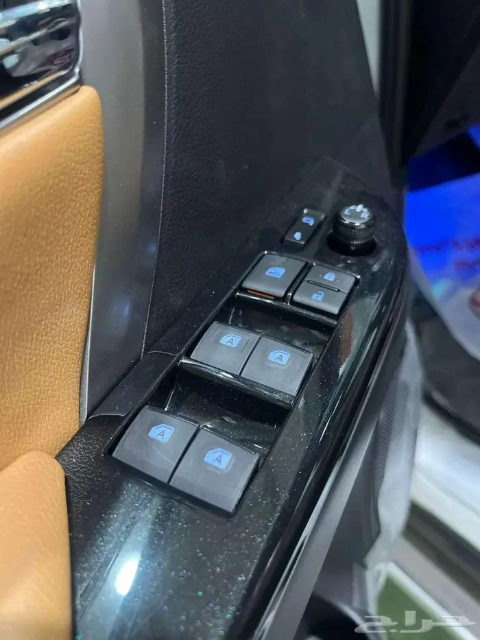فورشنر بنزين 6سرندل VX1 2025 ويتوفر VX3 . 28