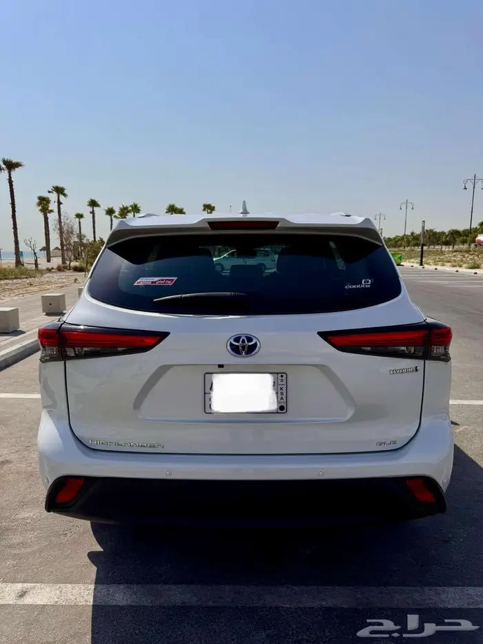 Toyota Highlander GLE 2023 1