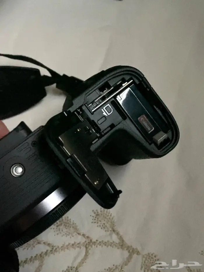 كاميرا كانون EOS RP مع عدسة RF 24-105mm 6
