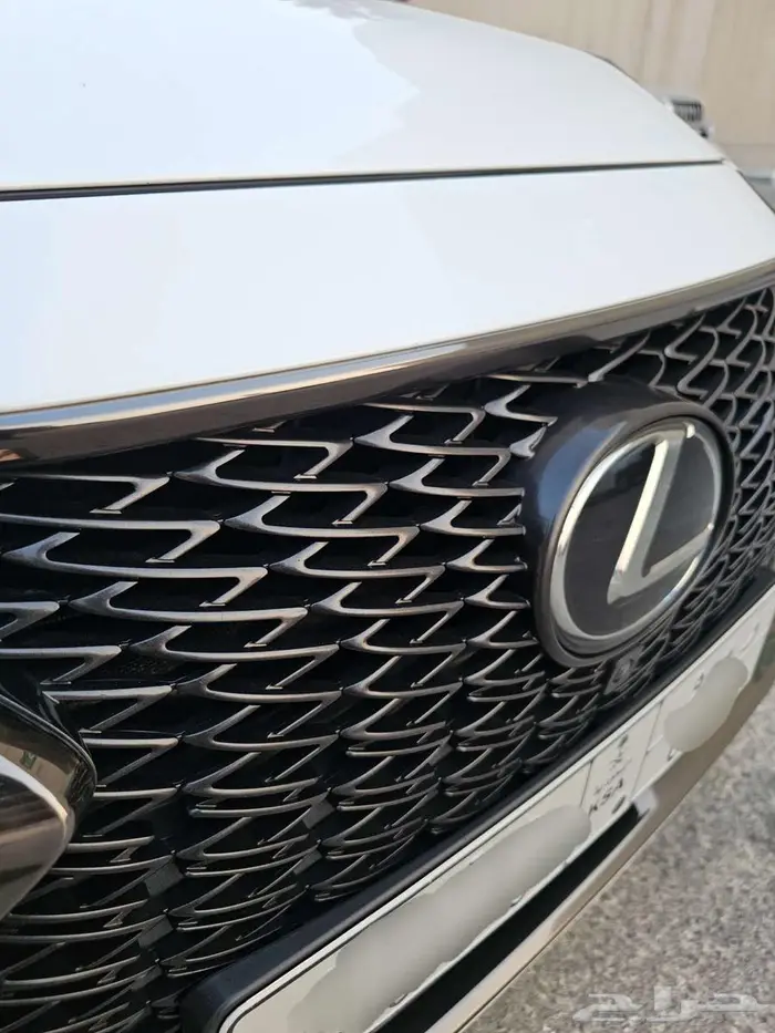 لكزس ES 350 اف سبورت 2023 وكالة 17