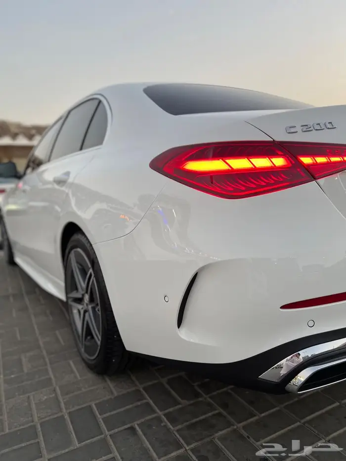 مرسيدس C200 2025 أصفار 4