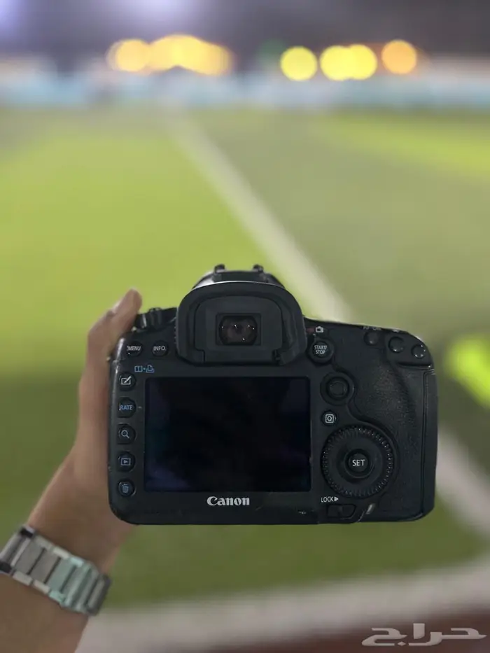 كاميرا كانون Eos 50 مارك mark 1vsith مع عدسة 124-105 mm 3