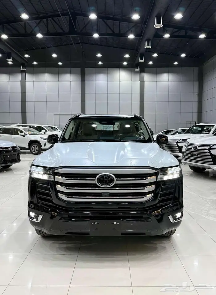 تويوتا لاندكروزر ( GXR 4 ) صادرة عليها لوحات 2025 سعر خاص 1
