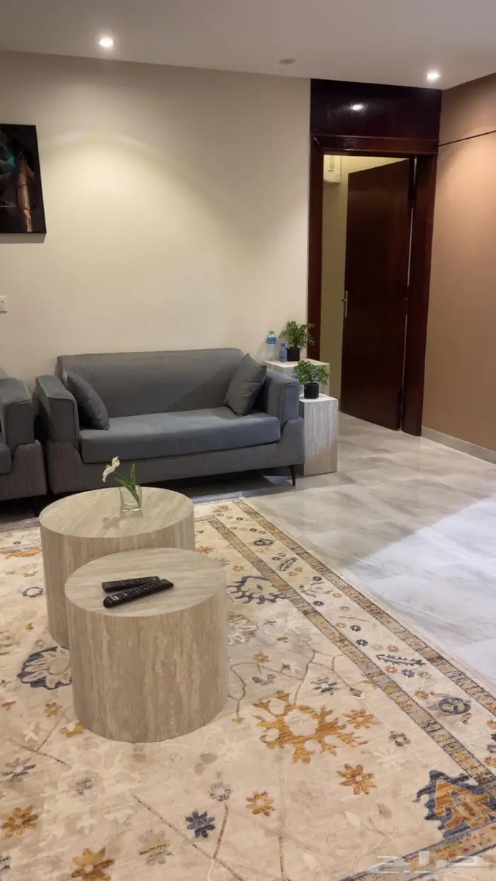 شقة فاخرة حي البديع خلف الراشد مول بالشهر 0