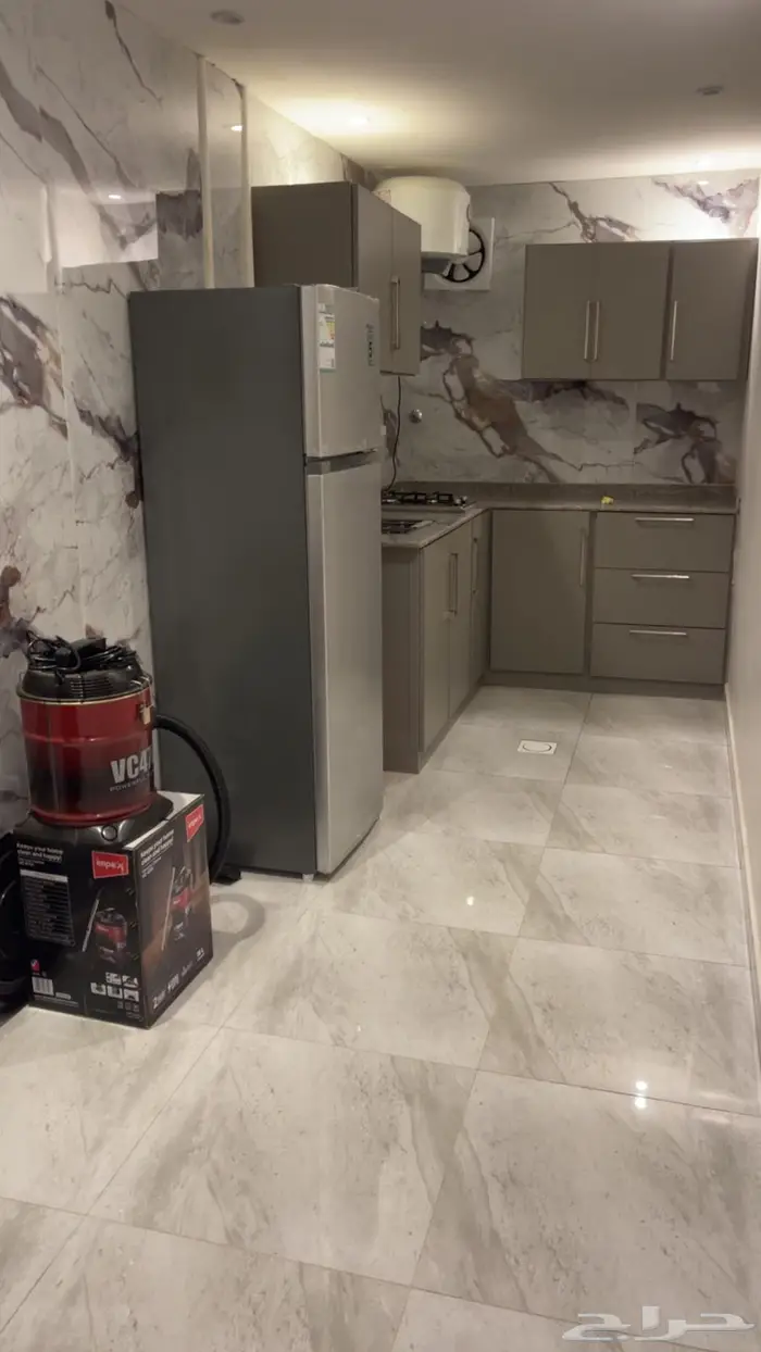 شقة فاخرة حي البديع خلف الراشد مول بالشهر 9