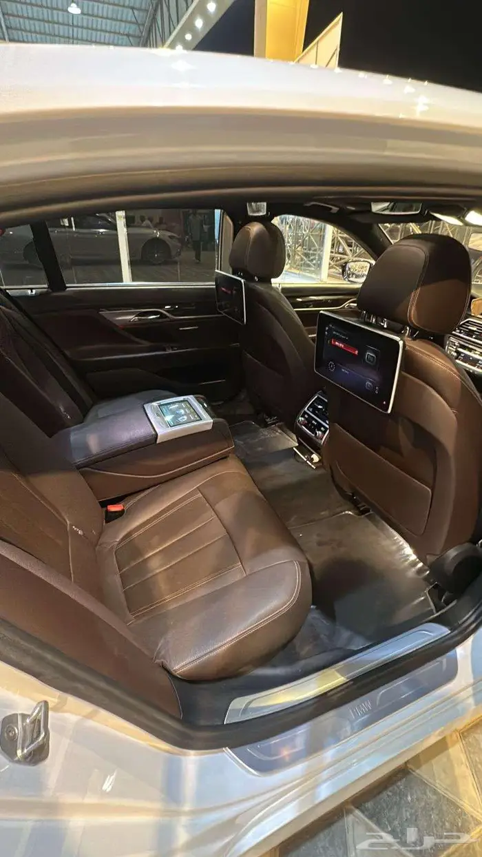 بى ام دبليو 2018 LI730 17