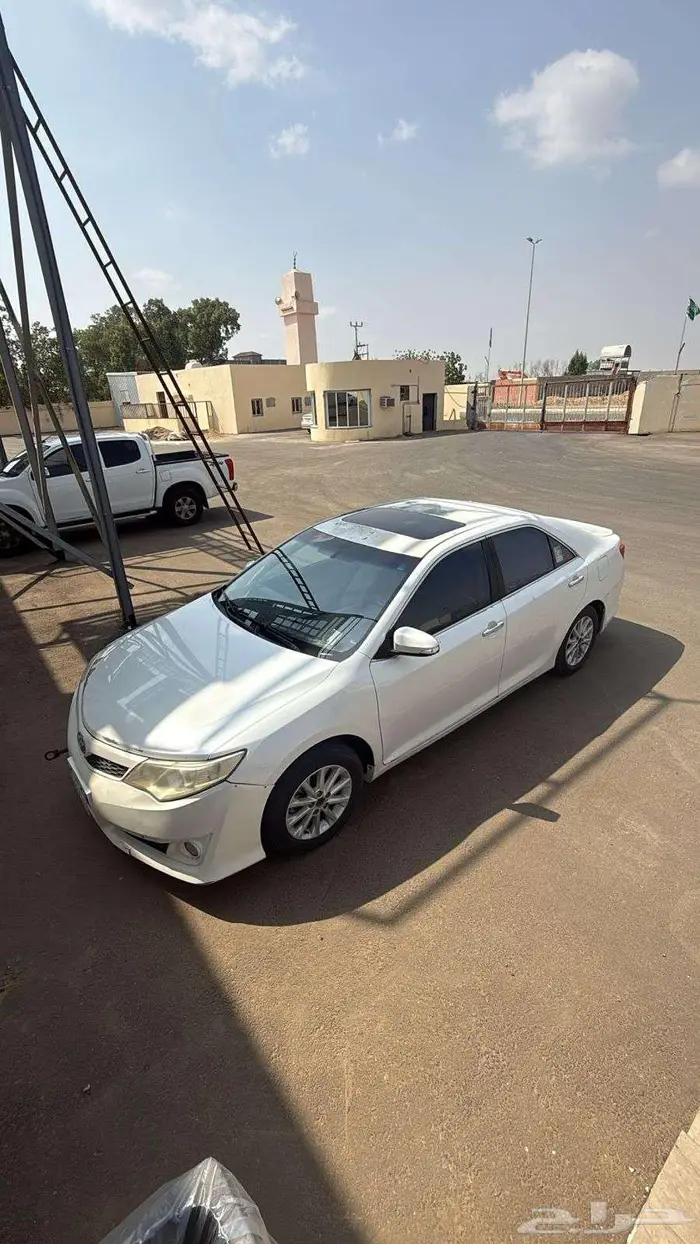للبيع كامري 2012 فل كامل 0