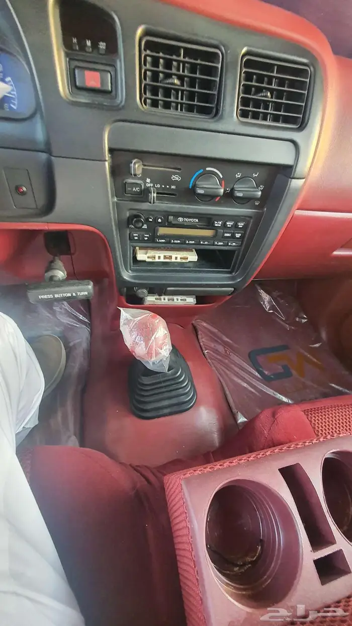 تويوتا هايلكس مخزن 13