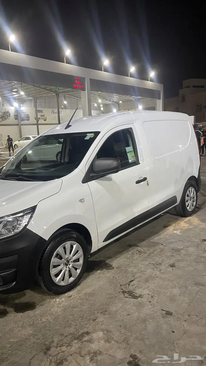 رينو دوكر اكسبرس 2023 4