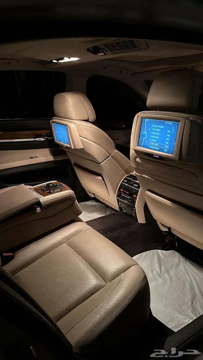 بي ام 740 Li موديل 2010 فل كامل 5