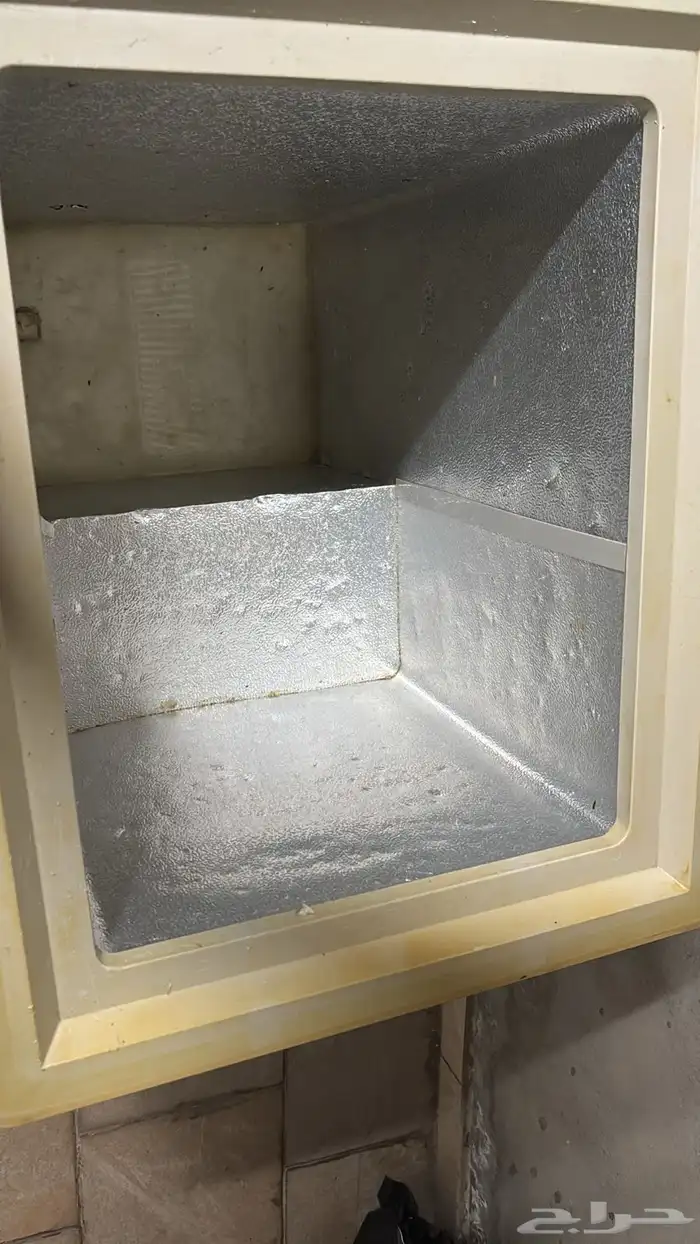 2فريزر ومكيف طن ونص 8