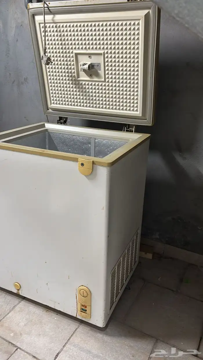 2فريزر ومكيف طن ونص 6