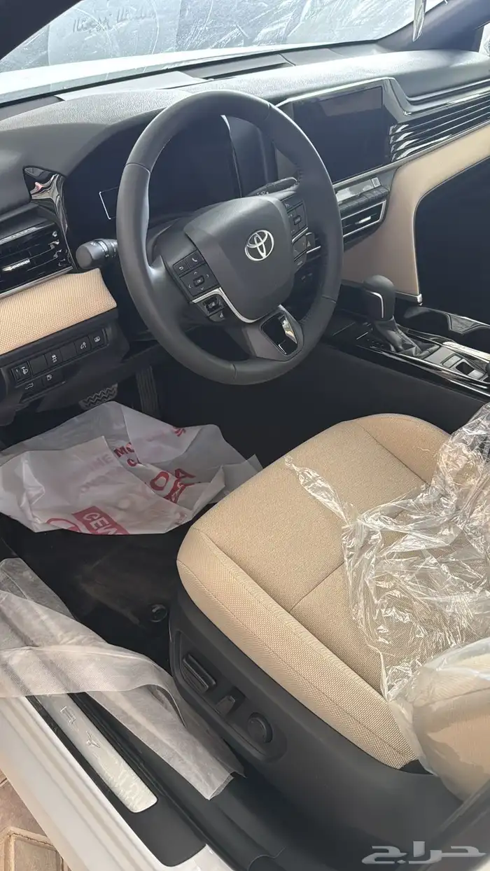 كامري LE نص فل 2025 بانزين اسود 5