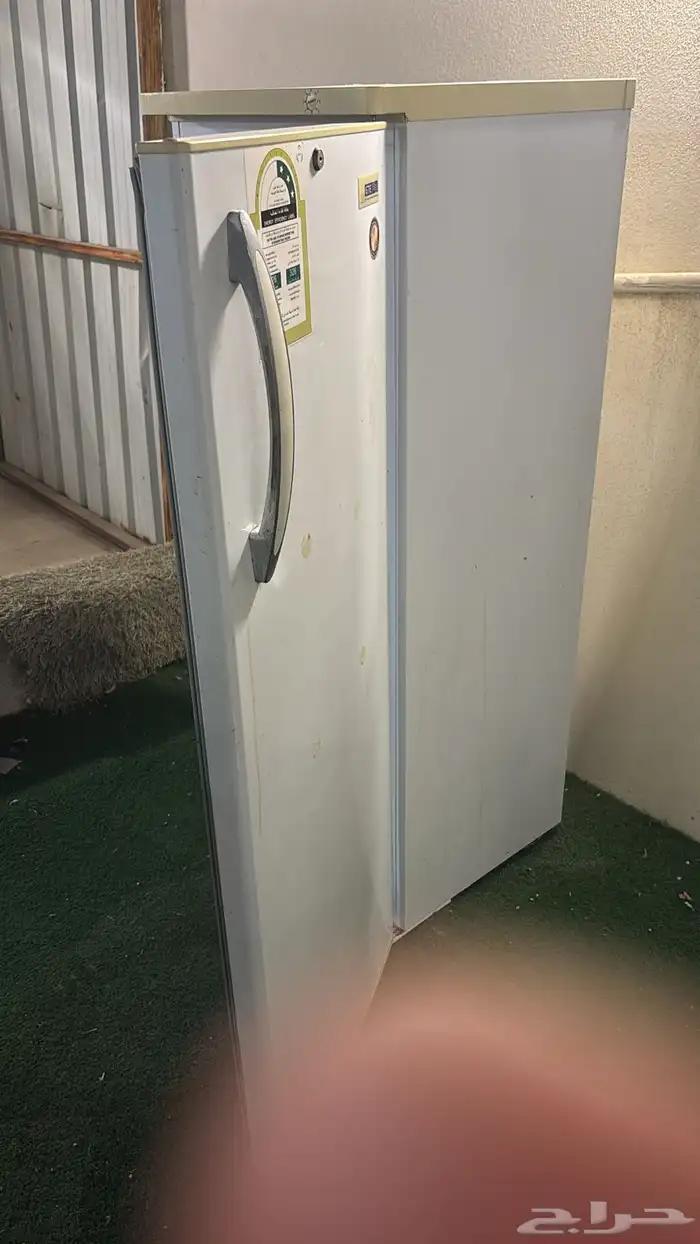 2فريزر ومكيف طن ونص 3