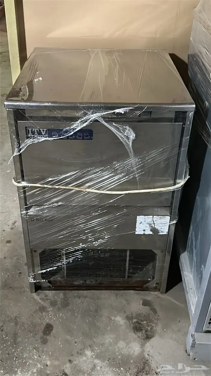 عدة مطابخ مطاعم مستعملة للبيع ثلاجات طاحونة قهوة وغيرها 5