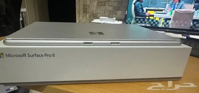للبيع لاب توب مايكروسوفت سيرفس pro8 اخو الجديد يعمل بالمس 9
