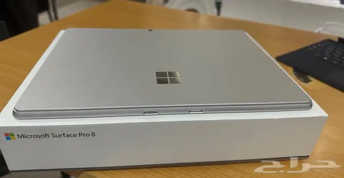 للبيع لاب توب مايكروسوفت سيرفس pro8 اخو الجديد يعمل بالمس 10