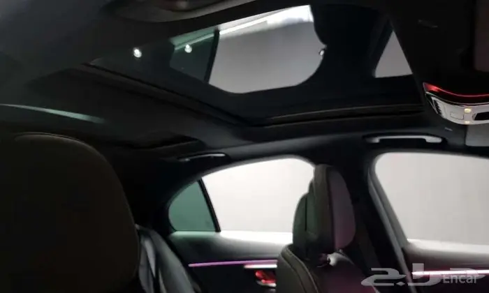 مرسيدس E300 4MATIC 2024 - وارد كوريا 13