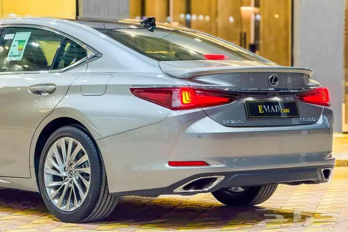 لكزس ES 350 2025 رمادي 2025 تحت الضمان 4