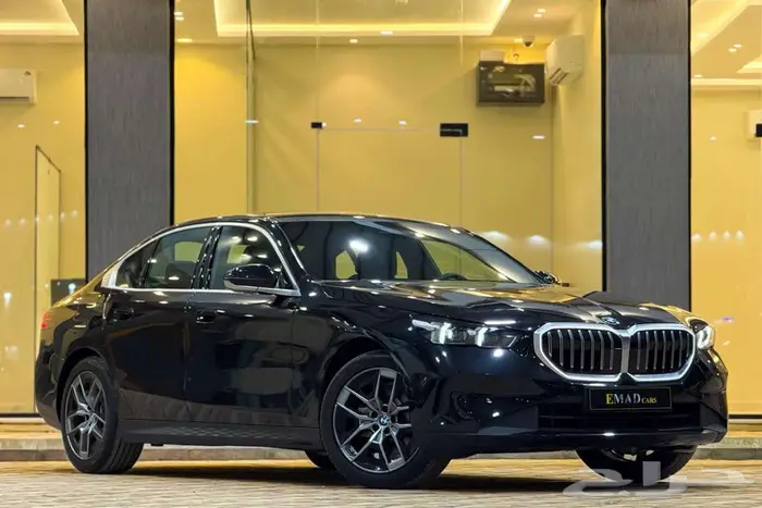 BMW 520i LAXURY 2025 اسود 0