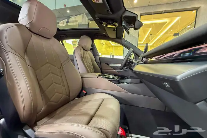 BMW 520i LAXURY 2025 اسود 5