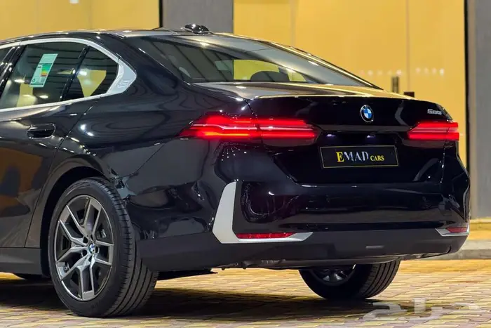 BMW 520i LAXURY 2025 اسود 4