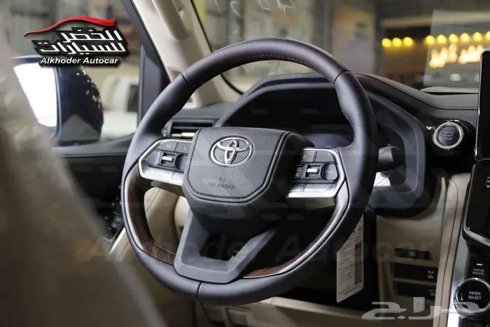 تويوتا لاندكروزر GXR L4 2025 لدى شركة عبدالمجيد الخضر 8