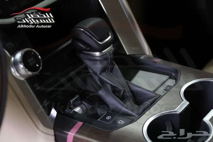 تويوتا لاندكروزر GXR L4 2025 لدى شركة عبدالمجيد الخضر 12