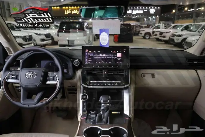 تويوتا لاندكروزر GXR L4 2025 لدى شركة عبدالمجيد الخضر 7
