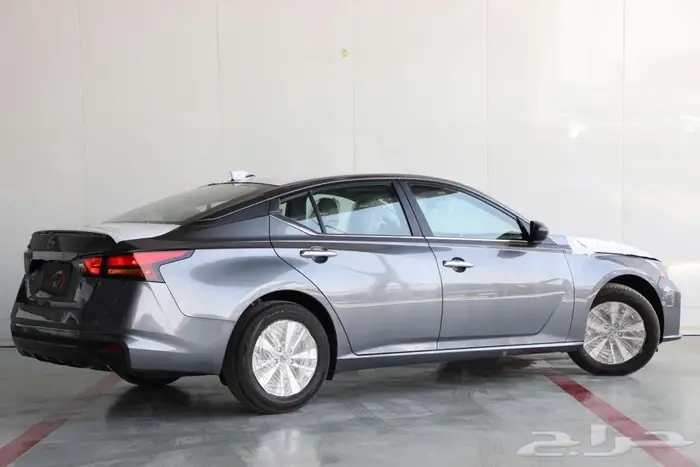 Nissan Altima 2025 2