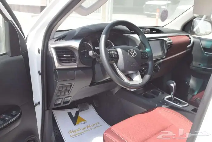 تويوتا هايلكس 2025 بنزين فل كامل بصمه و مفتاح اقل سعر 9