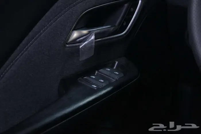 ام جي zs 2025 12