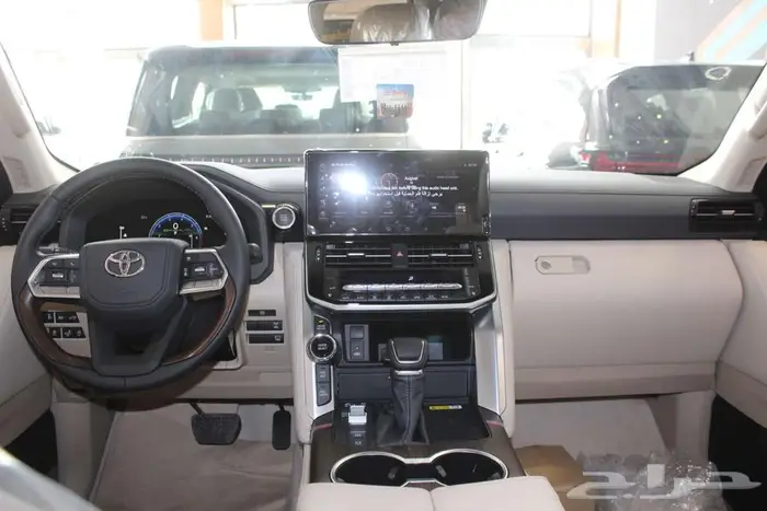 تويوتا لاندكروزر جي اكس ار GXR L 4 موديل 2025 11