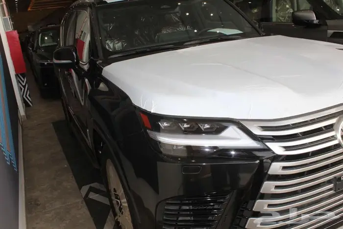 لكزس LX600 2025 بريمي داخليه احمر 2