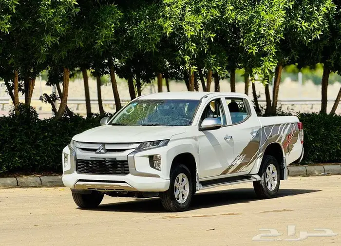 ميتسوبيشي L200 اتوماتيك دبل ديزل ب 62 الف بالضريبة 5