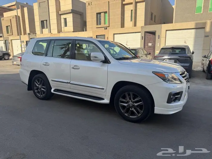 لكزس LX570 موديل 2009 م عداد 263 الف كلم 9